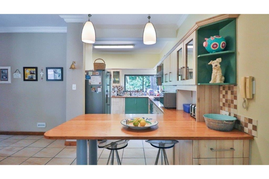 6 Bedroom Property for Sale in Lovemore Park Eastern Cape